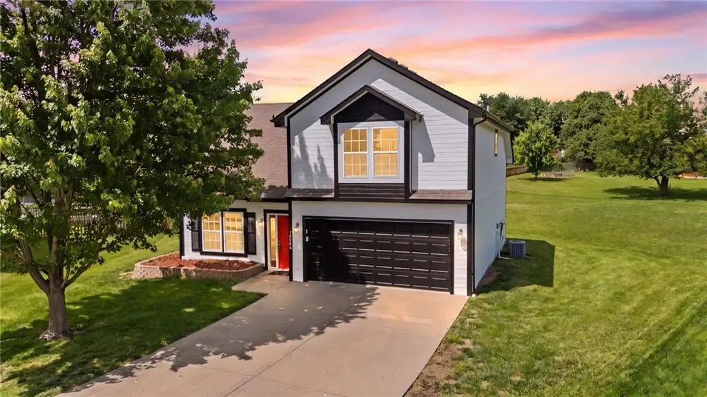 10908 N Donnelly Court, Kansas City, MO 64157 - #1