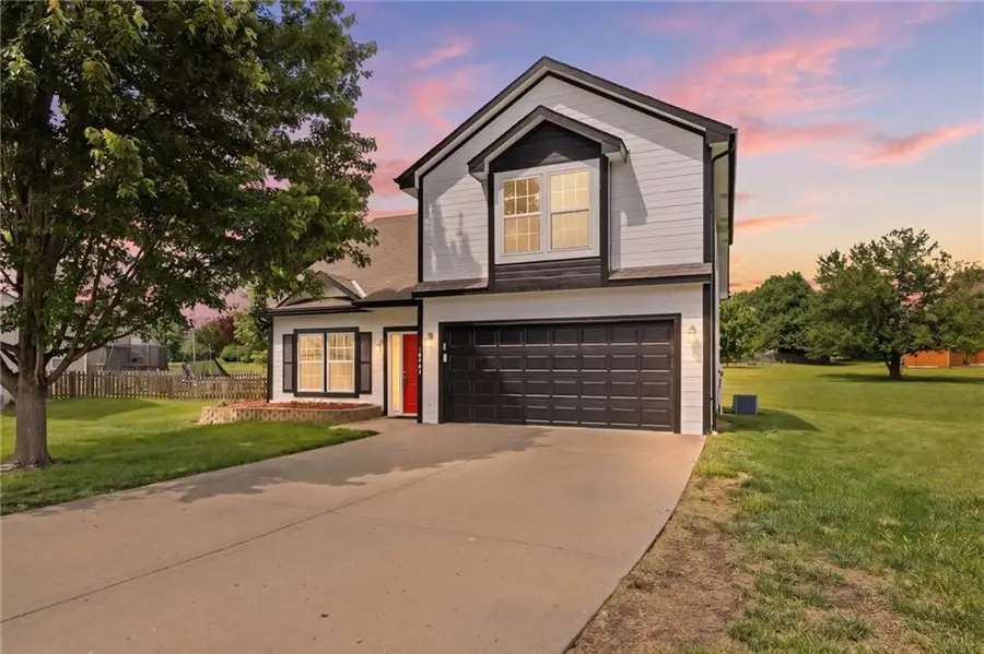 10908 N Donnelly Court, Kansas City, MO 64157 - #2