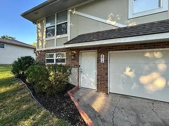 401 SE Melody Lane, Lees Summit, MO 64086 - #2