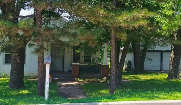 829 N West Street, Nevada, MO 64772