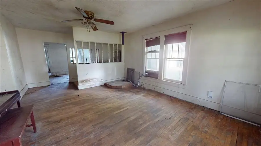 829 N West Street, Nevada, MO 64772 - #2