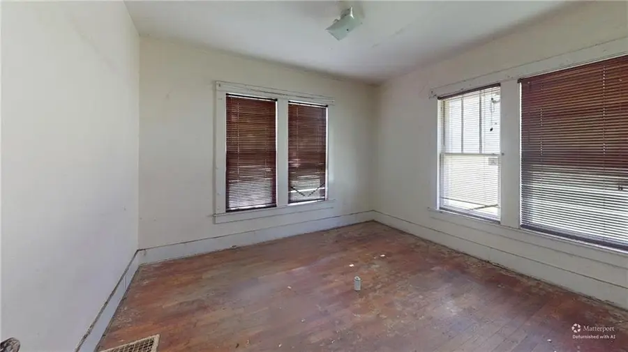 829 N West Street, Nevada, MO 64772 - #3