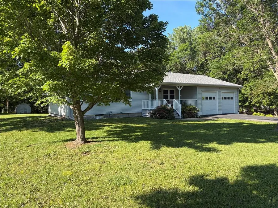 724 Garrettson Street, Burlington, KS 66839 - #2