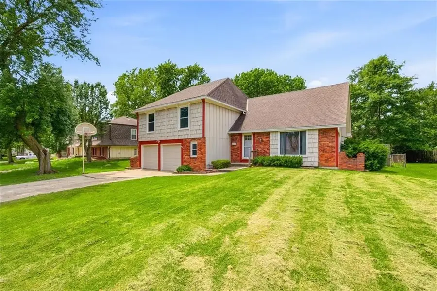 9726 Winslow Place, Kansas City, MO 64131 - #2