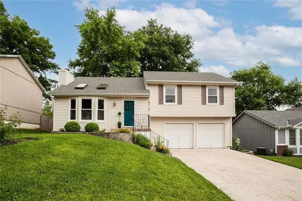 9710 W 49th Terrace, Merriam, KS 66203