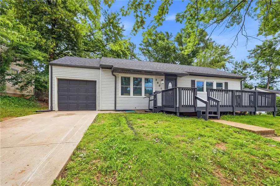 2901 S 26th Street, Kansas City, KS 66106 - #2
