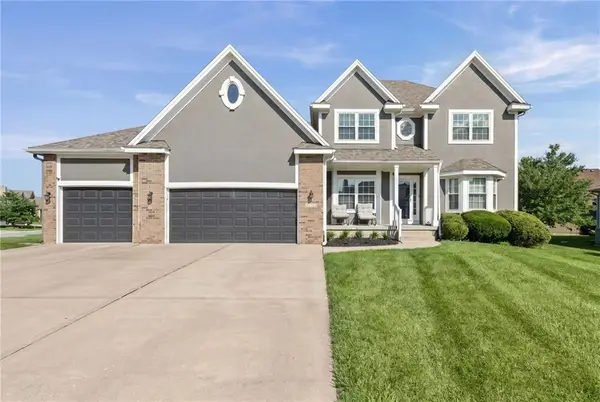 4001 SW Boulder Drive, Lee's Summit, MO 64082