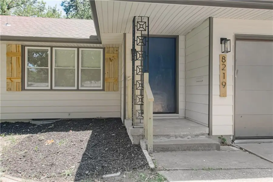 8219 E 85th Terrace, Raytown, MO 64138 - #3