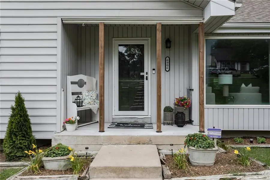 6906 Brownridge Drive, Shawnee, KS 66218 - #2