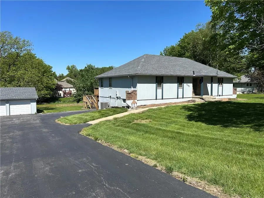 2105 Porter Road, Blue Springs, MO 64014 - #2