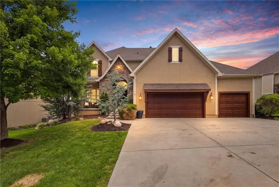 9428 W 157th Place, Overland Park, KS 66221 - #2