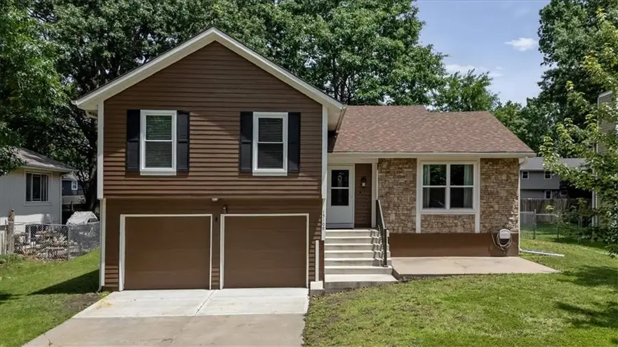 15109 S Seminole Drive, Olathe, KS 66062 - #2