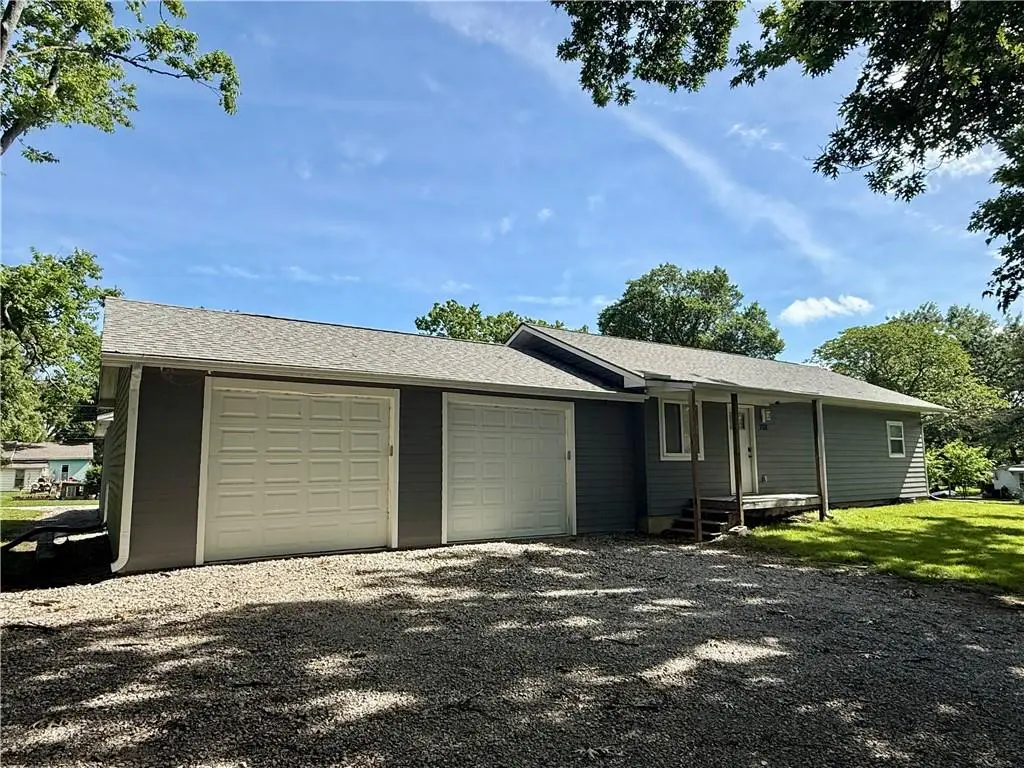 702 Kansas Street, Burlington, KS 66839 - #1