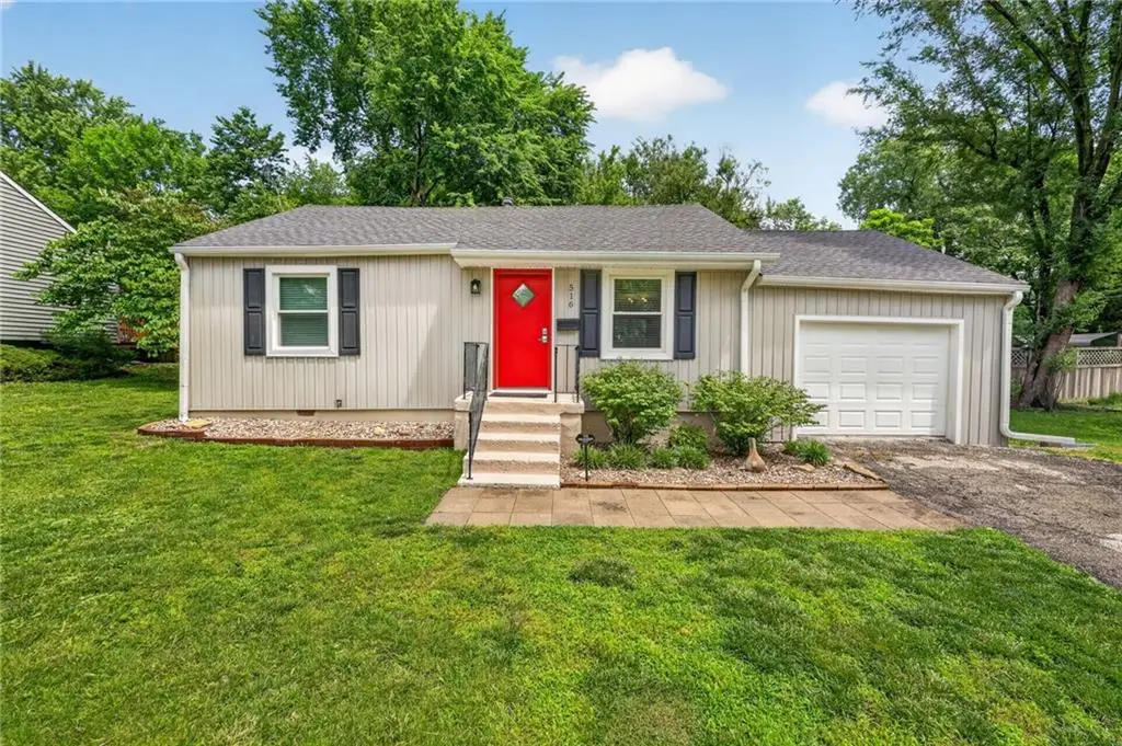 516 W 87th Terrace, Kansas City, MO 64114 - #1