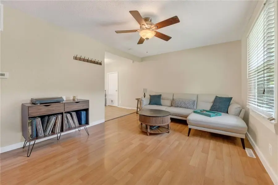 516 W 87th Terrace, Kansas City, MO 64114 - #3