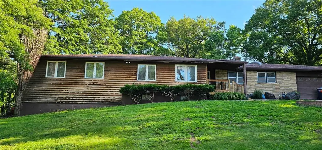 8604 E 74th Street, Kansas City, MO 64133 - #1