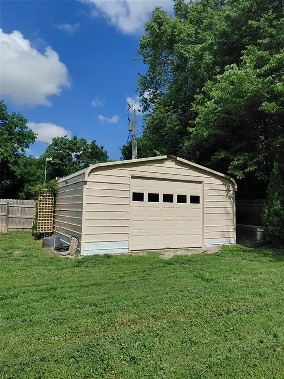 1206 Francis Street, Lexington, MO 64067 - #3