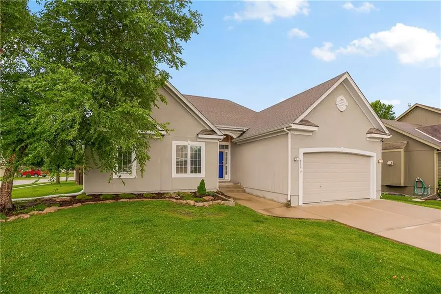 675 S Evergreen Street, Gardner, KS 66030 - #2