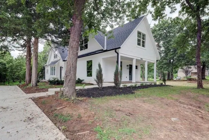 10015 Johnson Drive, Merriam, KS 66203 - #1