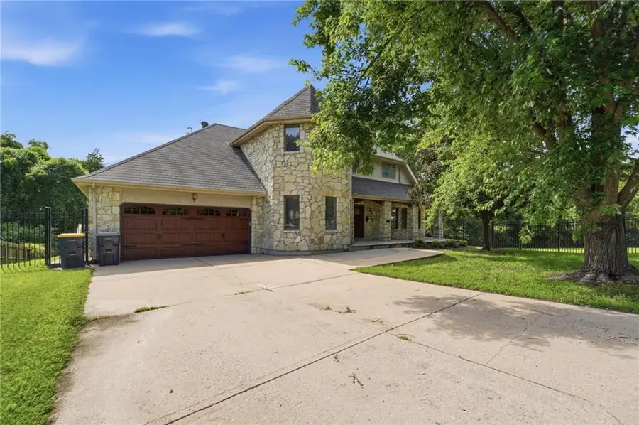 604 NW 64th Street, Kansas City, MO 64118 - #2