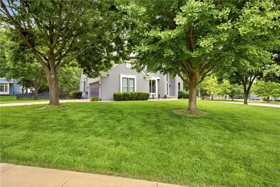 3345 W 143rd Terrace, Overland Park, KS 66224 - #3