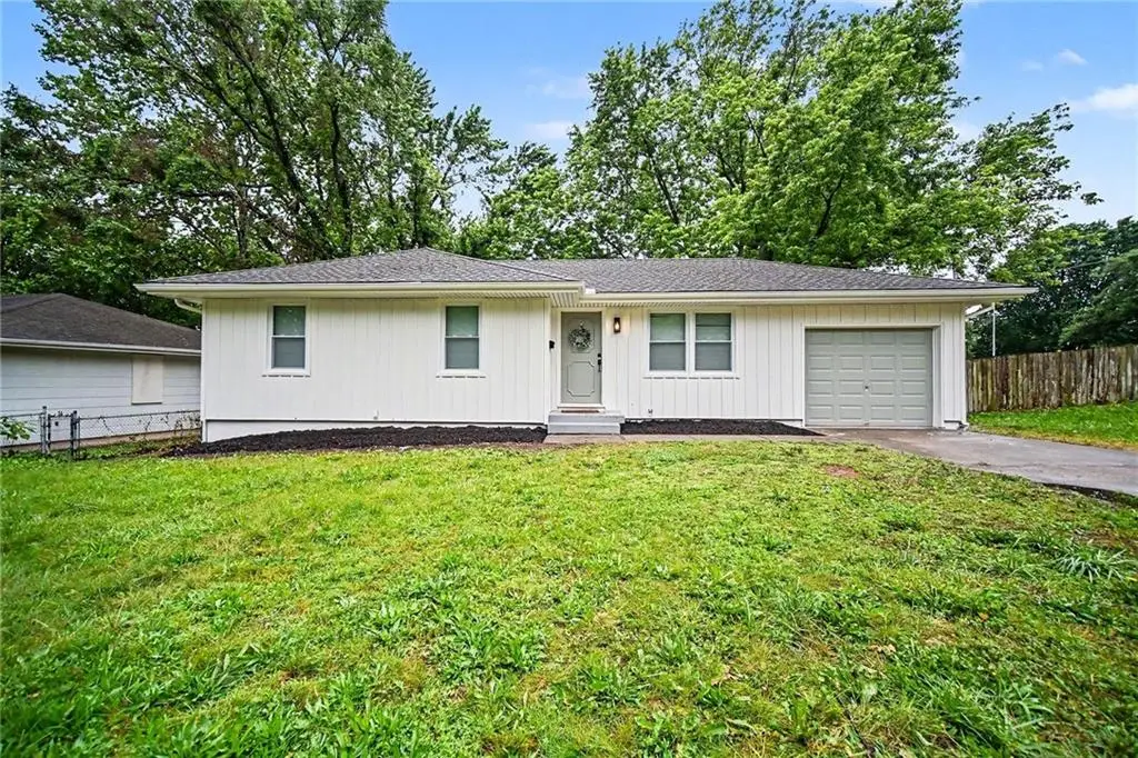 11700 Beacon Avenue, Kansas City, MO 64134 - #1