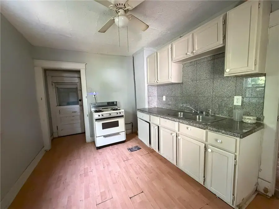 3416 E 58th Terrace, Kansas City, MO 64132 - #2