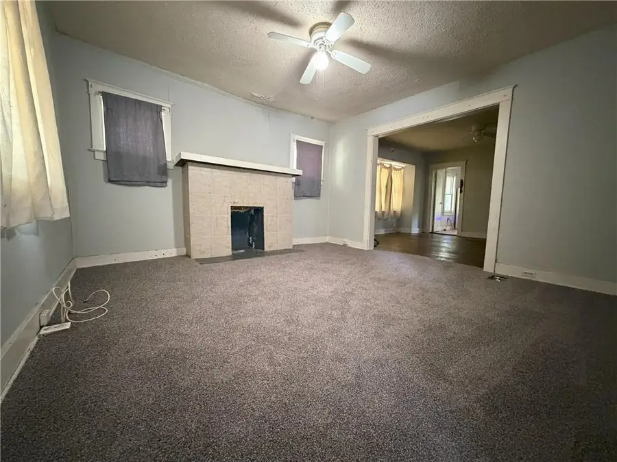 3416 E 58th Terrace, Kansas City, MO 64132 - #3