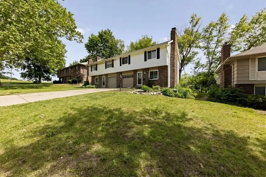 3701 NE 67th Street, Gladstone, MO 64119 - #2