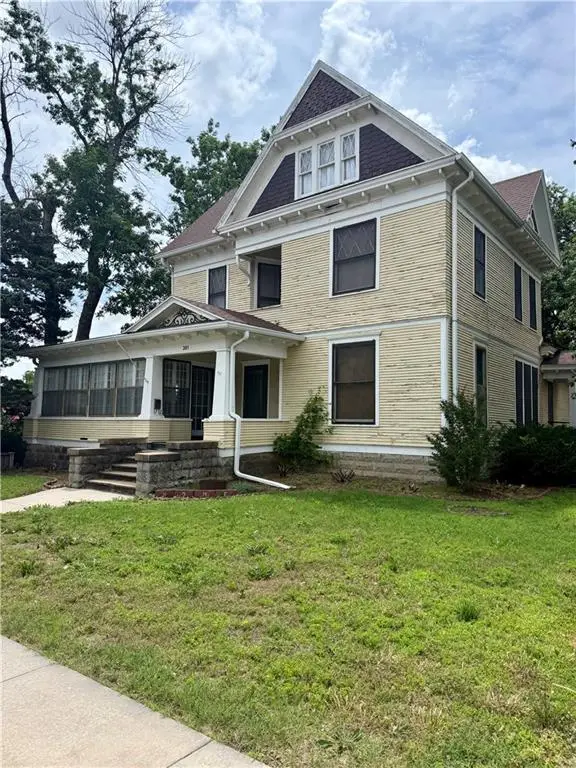 301 N 10th Street, Independence, KS 67301 - #2