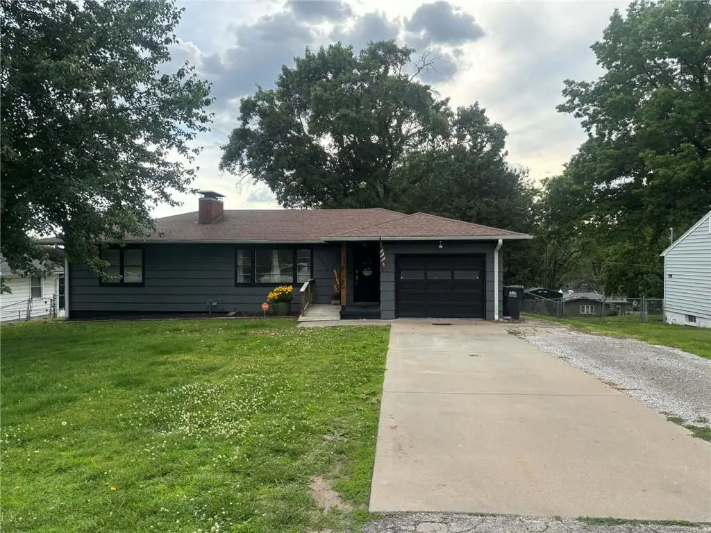 1922 S 39th Street, Saint Joseph, MO 64507 - #1