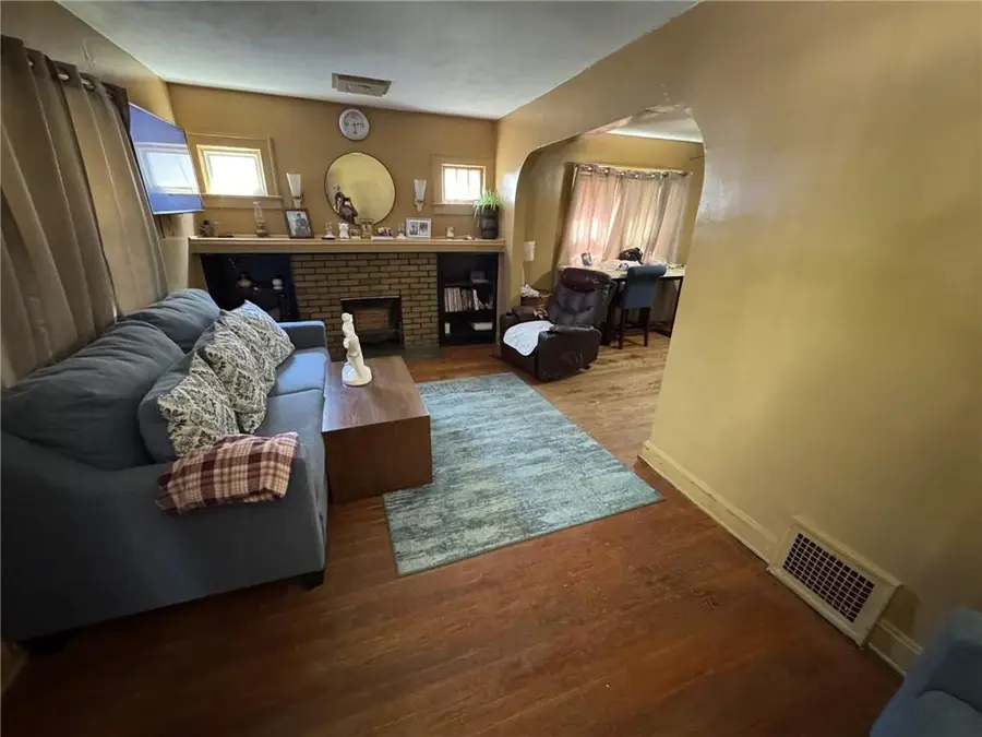 2206 Oakley Avenue, Kansas City, MO 64127 - #3