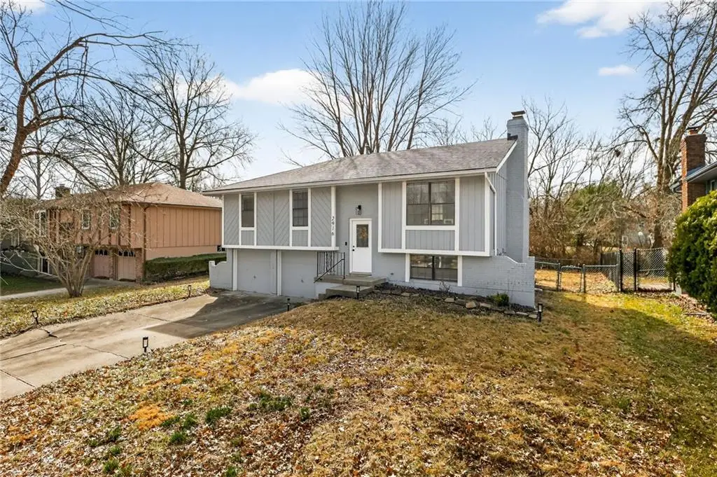 2916 Sweet Briar Drive, Independence, MO 64057 - #1