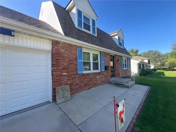 9931 Woodson Drive, Overland Park, KS 66207