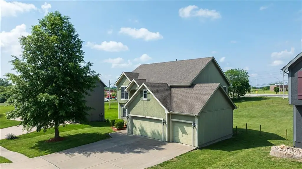 10804 N Randolph Avenue, Kansas City, MO 64157 - #1