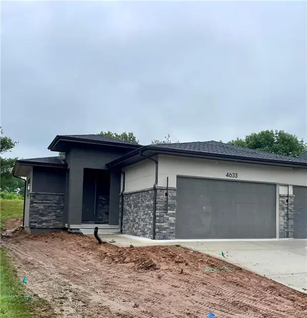 4633 NE Fairway Homes Drive, Lee's Summit, MO 64064