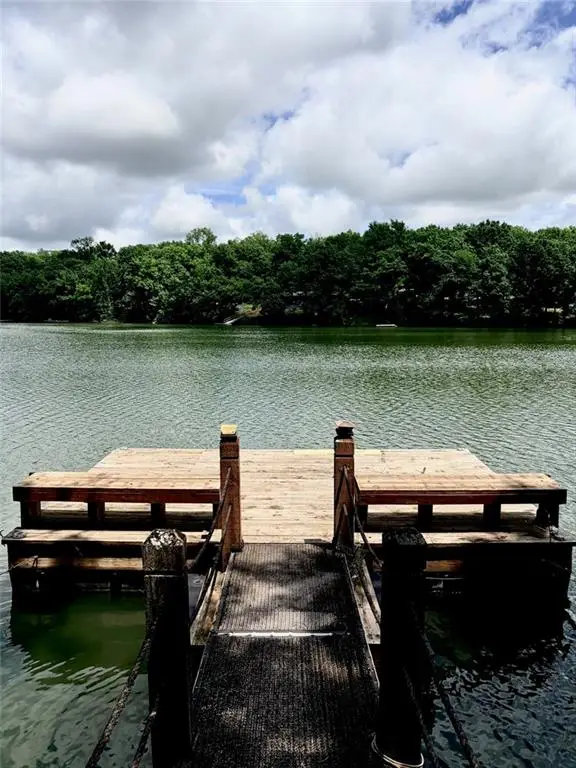 33 NW Lakeside Drive, La Cygne, KS 66040