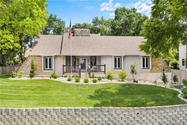 401 NE Landings Drive, Lee's Summit, MO 64064