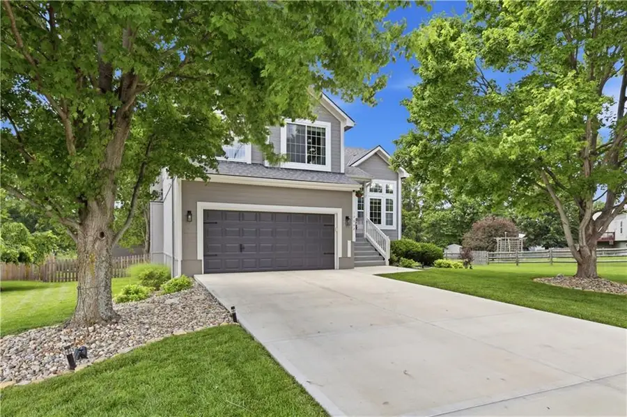 12602 S Clinton Court, Olathe, KS 66061 - #2