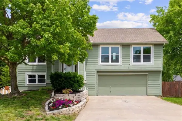 808 SW Daney Drive, Lee's Summit, MO 64081