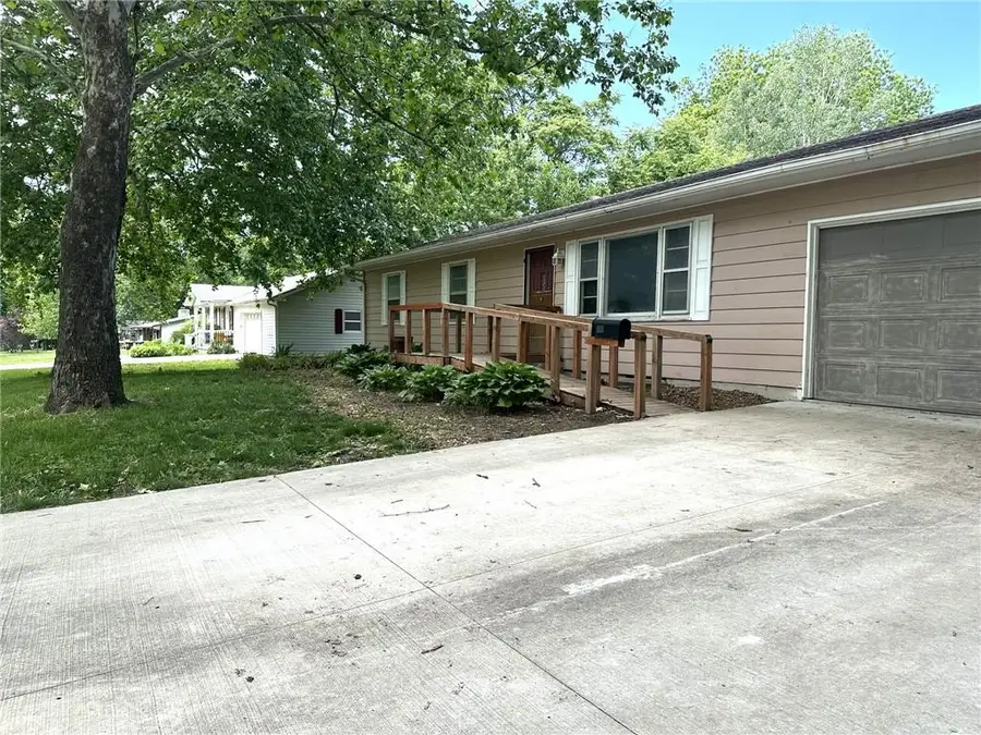 1618 E Glenn Drive, Lawrence, KS 66044 - #3