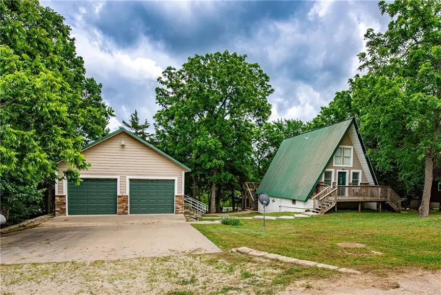 97 W Sugar Lake Drive, Mound City, KS 66056 - #2