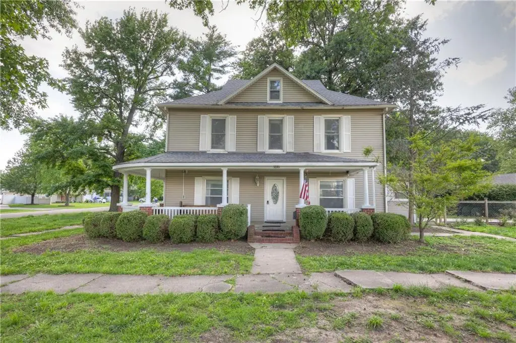 235 S Minnesota Avenue, Columbus, KS 66725 - #1