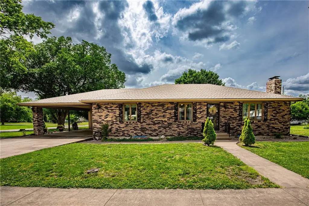 314 S 3rd Street, Mound City, KS 66056 - #1