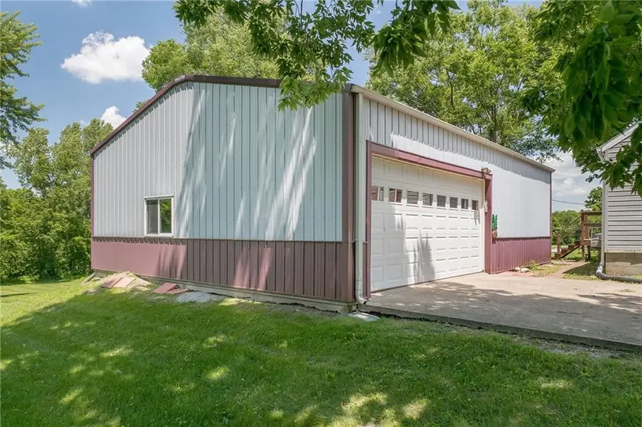 705 E Price Avenue, Savannah, MO 64485 - #3