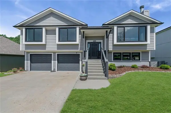 1205 Ridge Tree Lane, Pleasant Hill, MO 64080