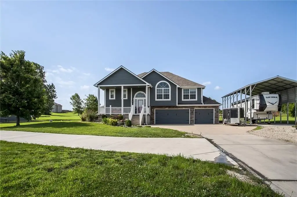 16963 Auburn Court, Bonner Springs, KS 66012 - #1