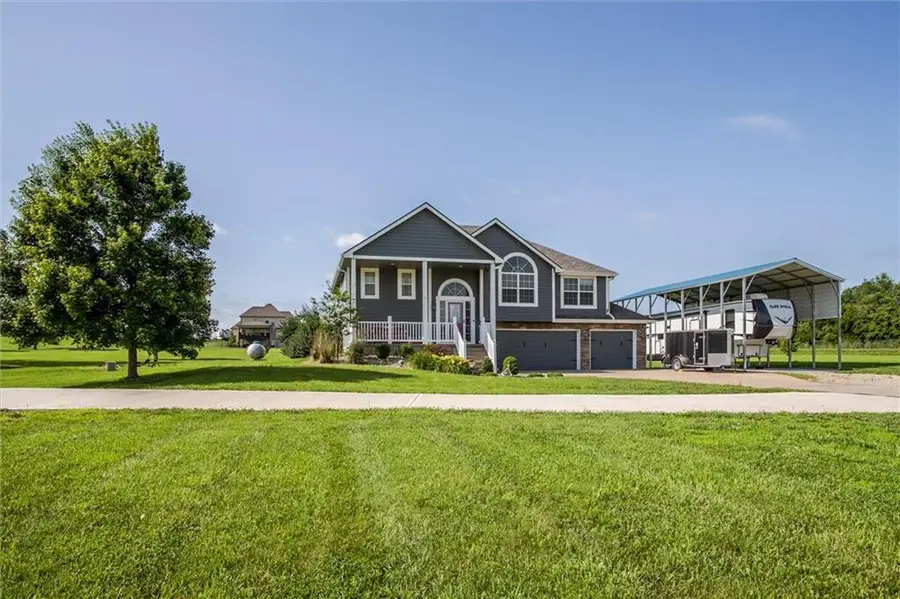 16963 Auburn Court, Bonner Springs, KS 66012 - #2