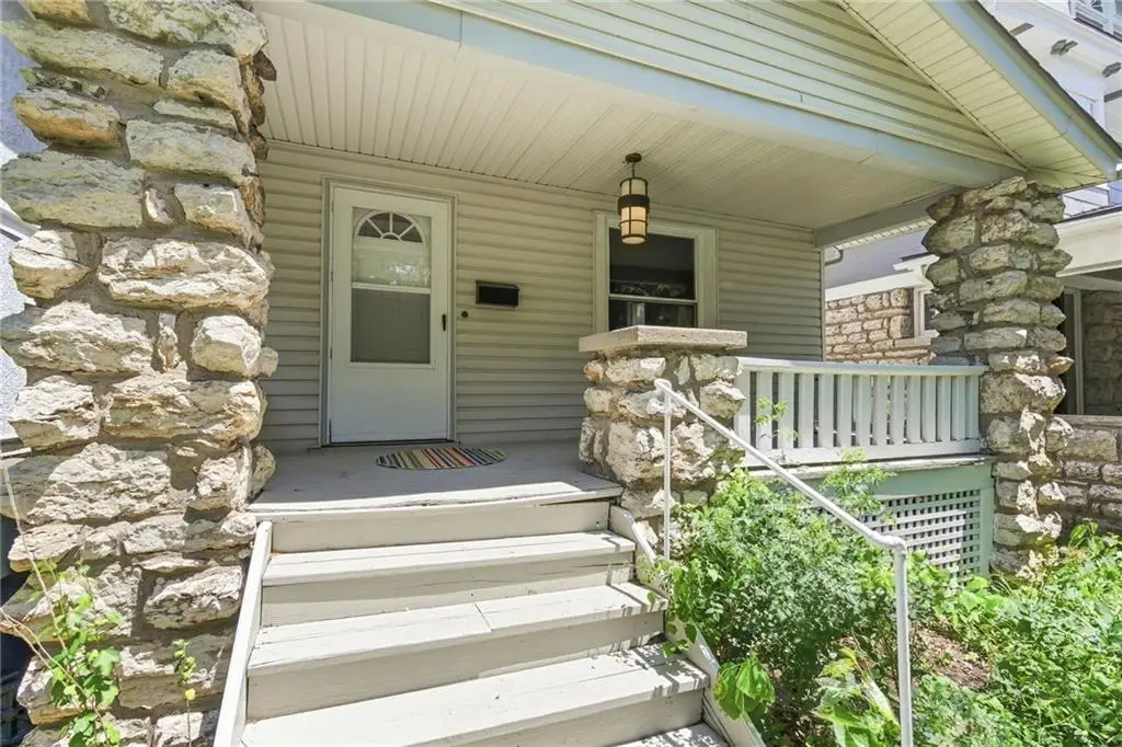 4215 Kenwood Avenue, Kansas City, MO 64110 - #1