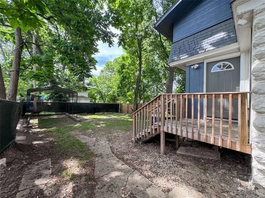 4008 Chestnut Avenue, Kansas City, MO 64130 - #3